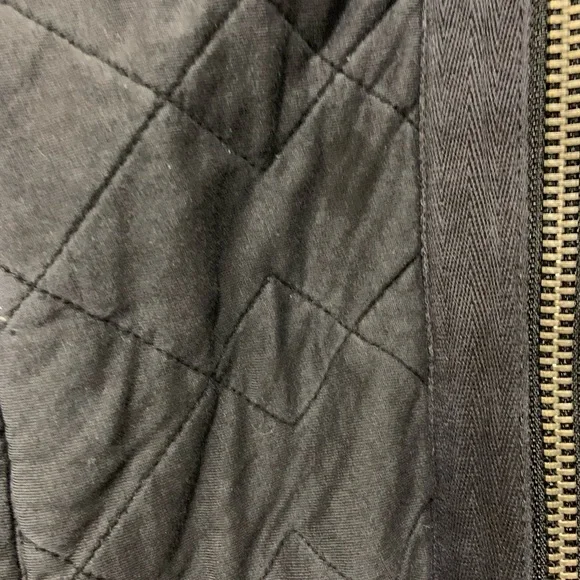 Free People Women’s (Medium) Black Quilted Jacket with Hood and zipper back. - Picture 11 of 11